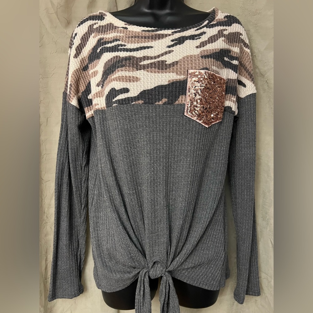 NWOT P.S. Kate Camo and Grey Waffle knit Long Sleeve Top w/ Sequin Pocket Size S